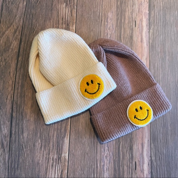 Smiley face Beanie - Picture 5 of 5
